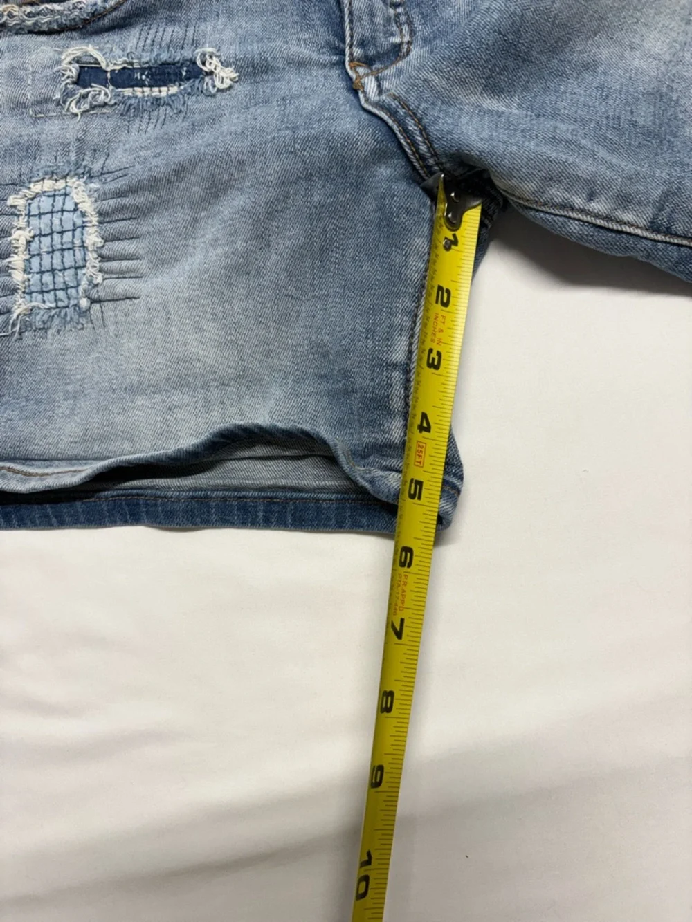 Pilcro Slim Boyfriend Jean Shorts — Anthropologie —
Size 26 - Picture 5 of 7